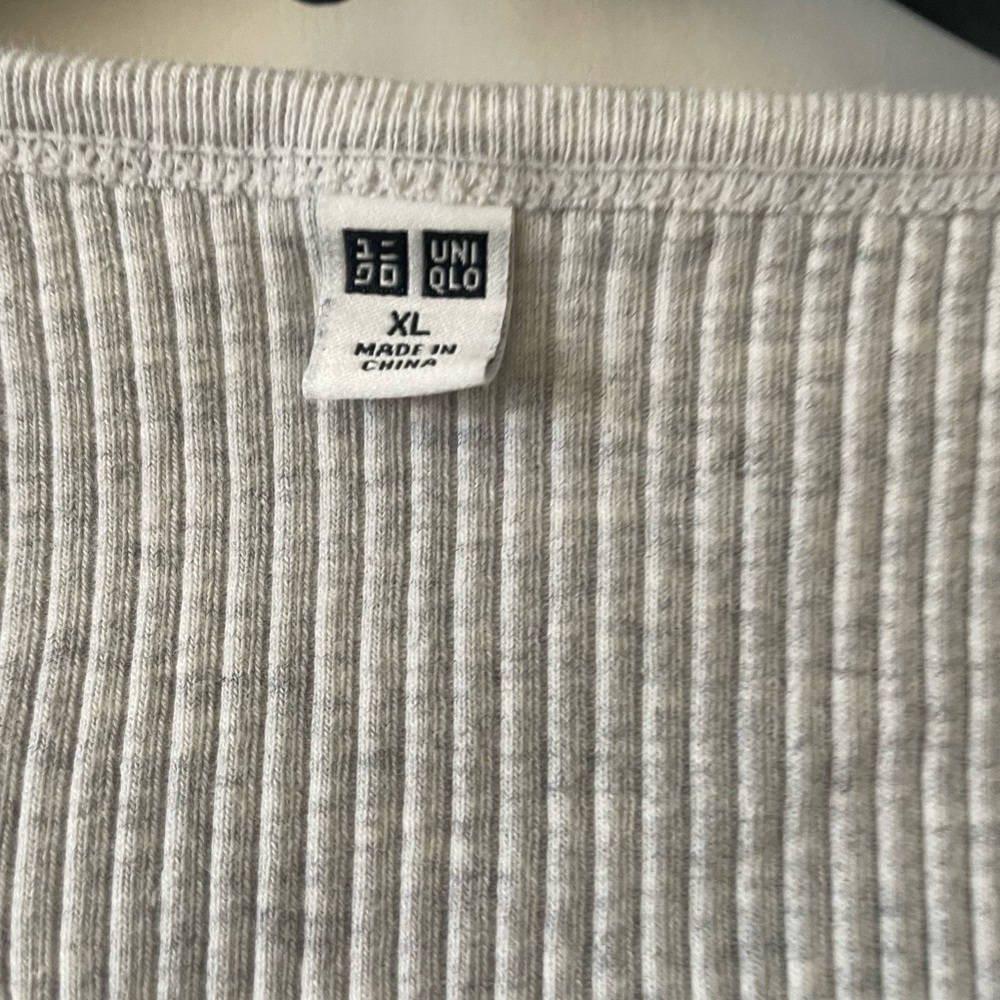 Uniqlo Ribbed Cropped Top - Picture 3 of 5
